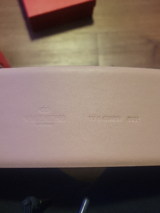 Valentino Garavani Black Leather Belt with Gold V Logo Buckle - Picture 2 of 5